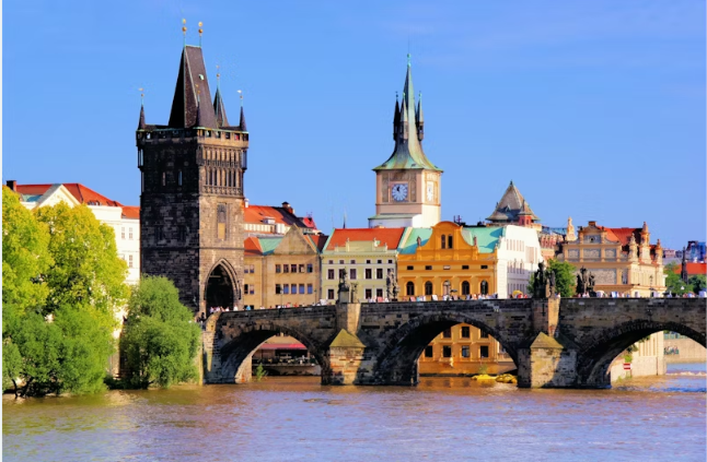 Guided tour of the Prague Castle complex - Image 3